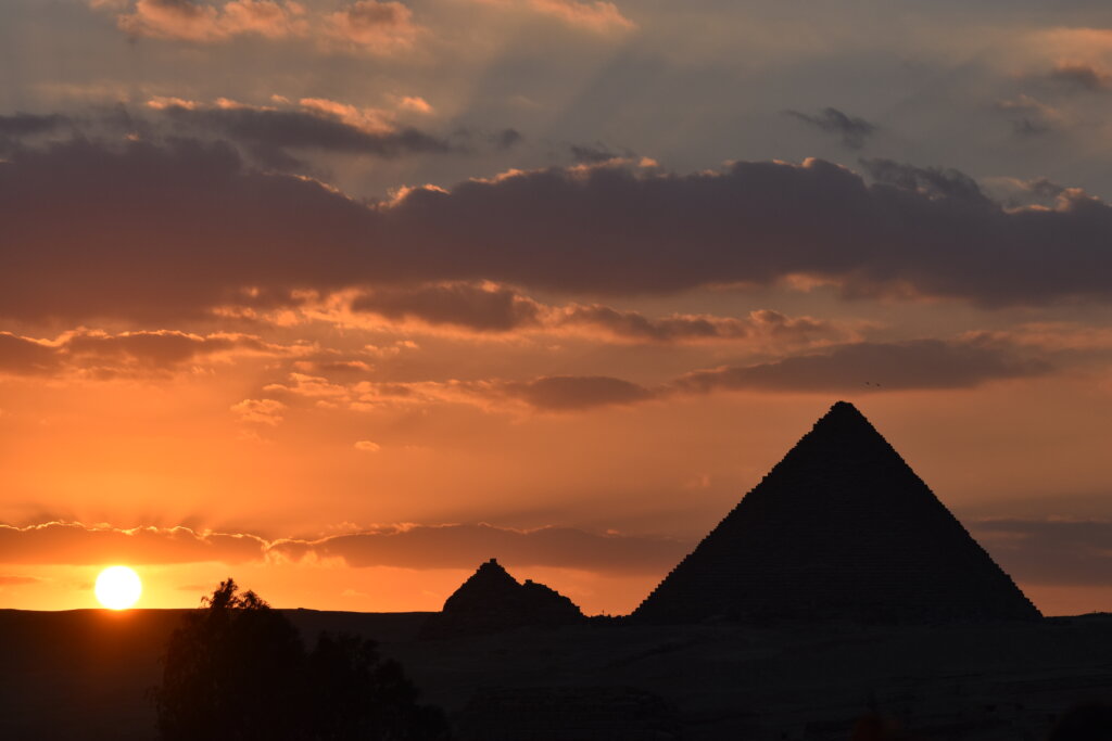 sunset-pyramids-giza-egypt